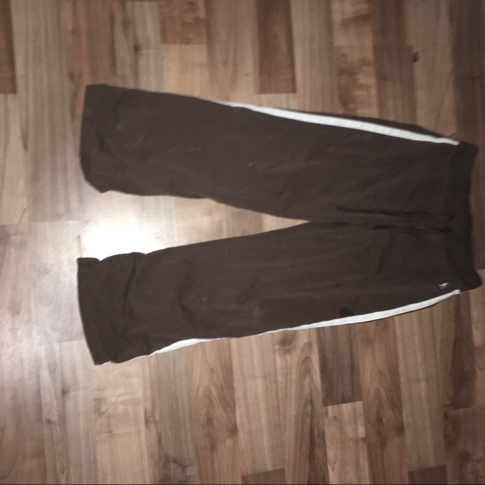 Shirts, sweaters, pants slightly used. - Picture 6 of 8